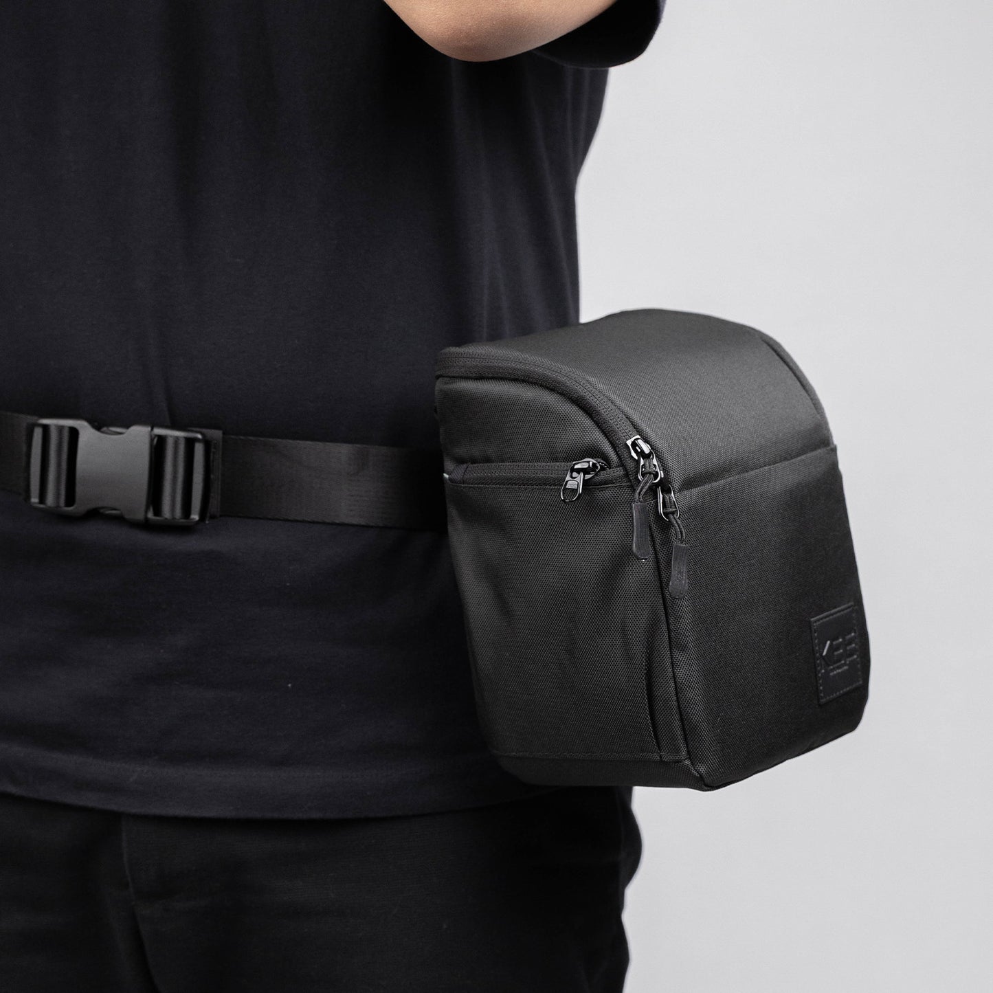 Larvae 2.0 Camera Sling Bag