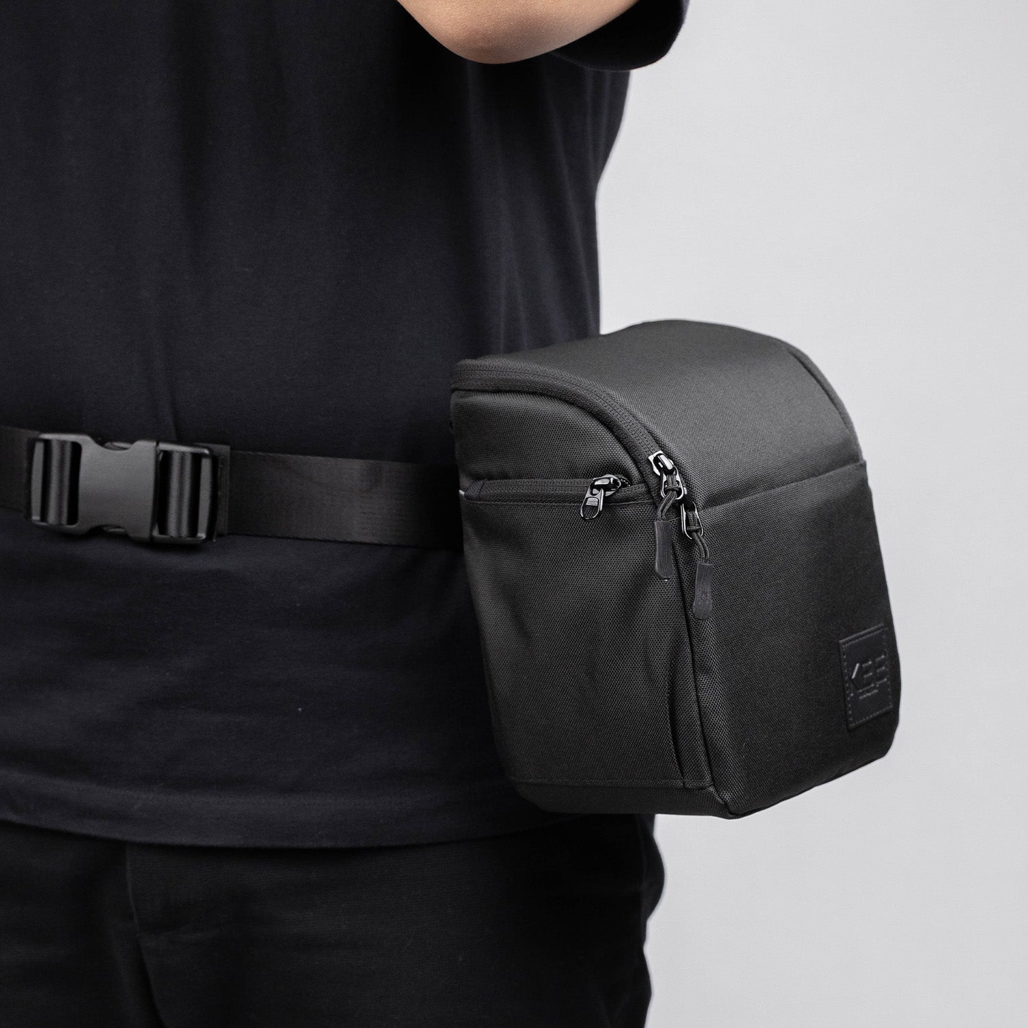 Larvae 2.0 Camera Sling Bag