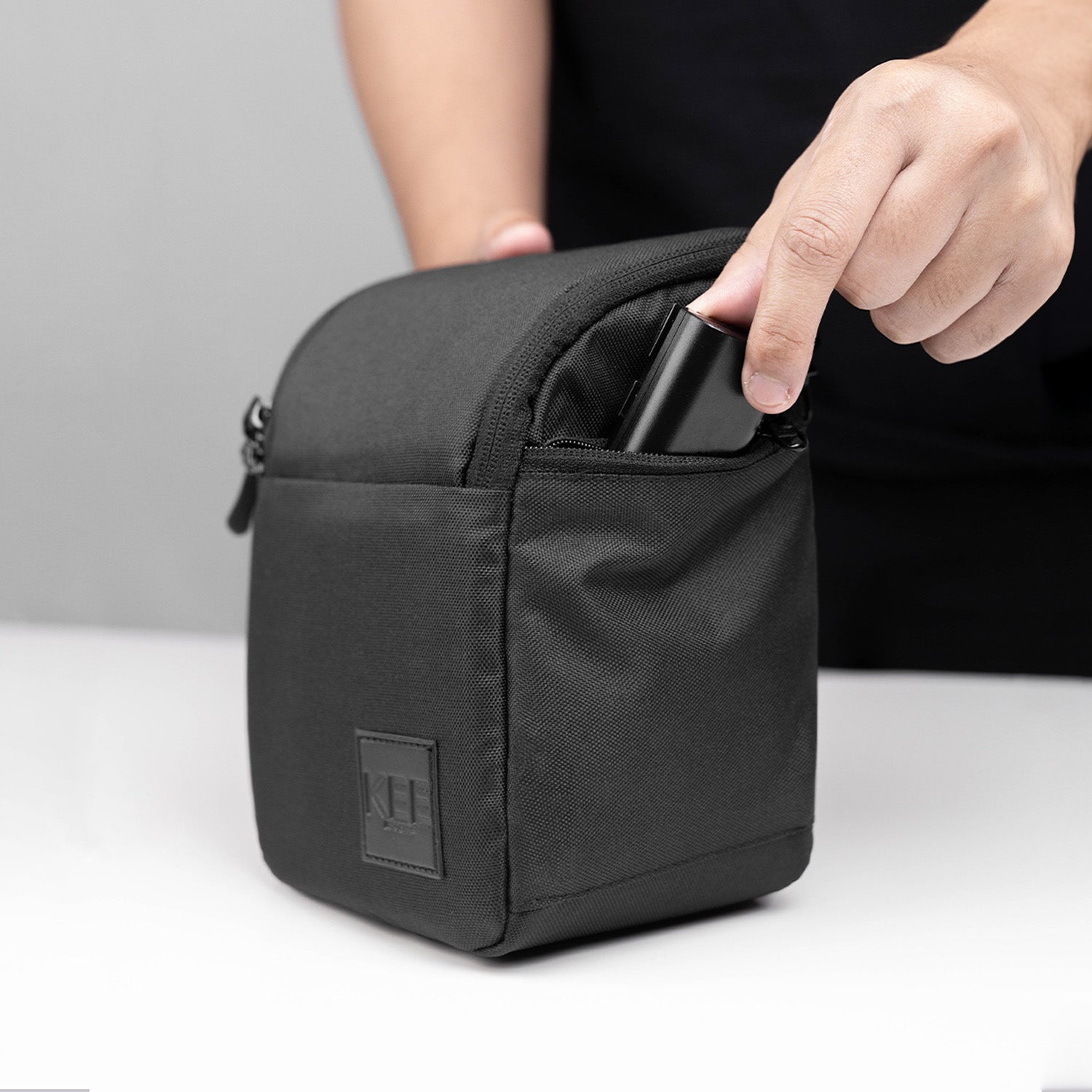 Larvae 2.0 Camera Sling Bag