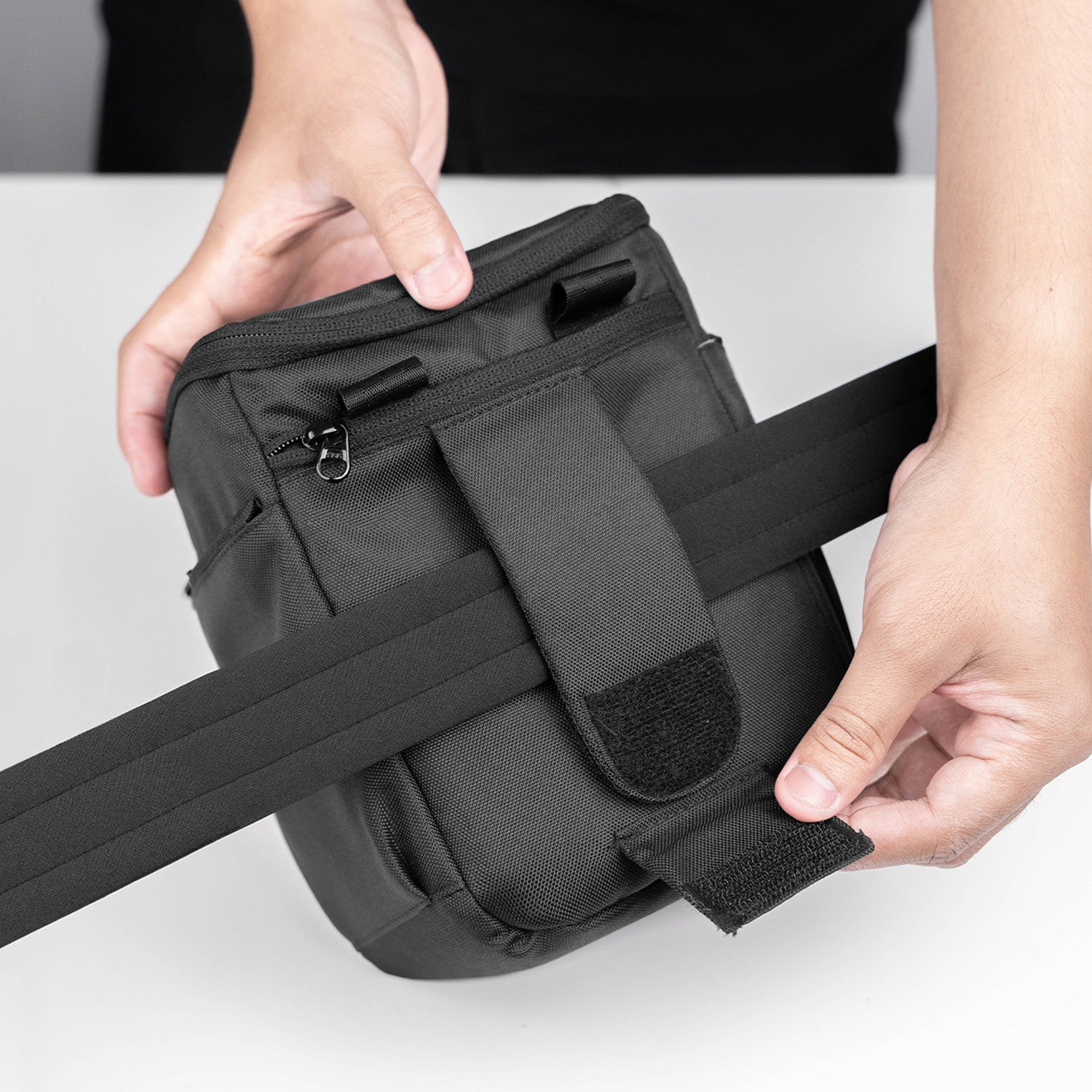 Larvae 2.0 Camera Sling Bag