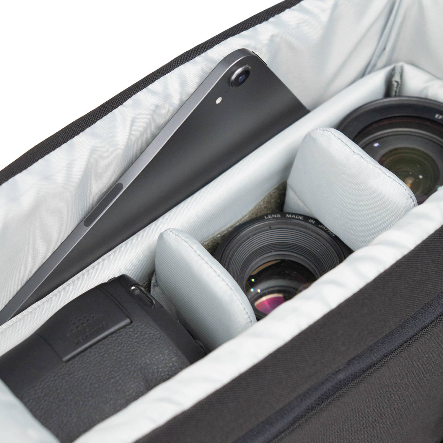 Neira Camera Messenger Bag